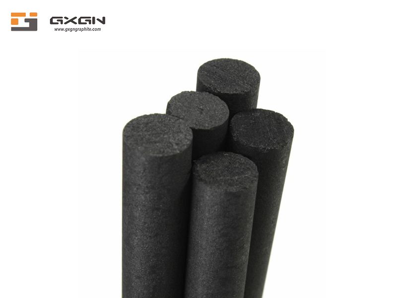 Graphite rod in the electrometallurgy of aluminium