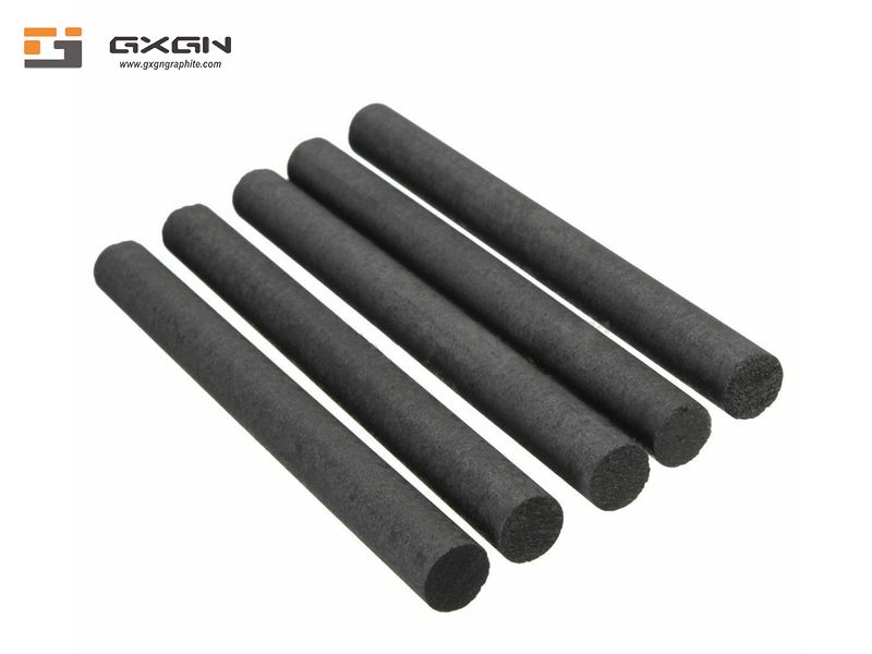 Graphite rod in the electrometallurgy of aluminium