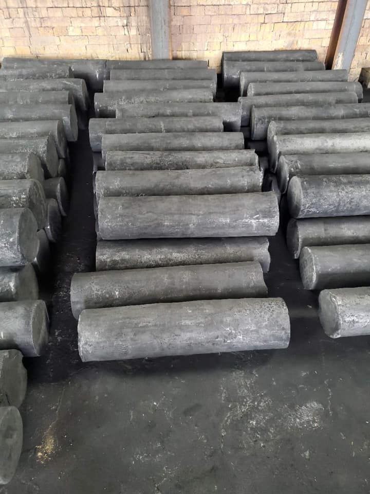 Graphite rod in the electrometallurgy of aluminium